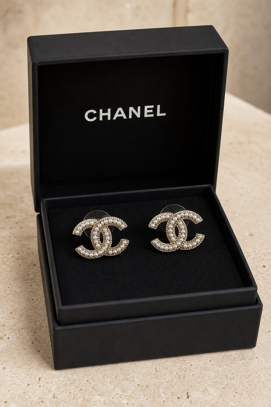 CHANEL Classic Parisian Earrings Style 31 | New with Box - Picture 7 of 9